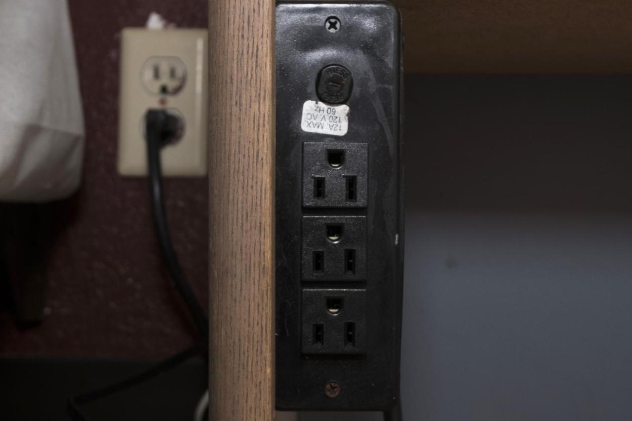 亚特兰大诺克罗斯红屋顶客栈汽车旅馆 外观 照片